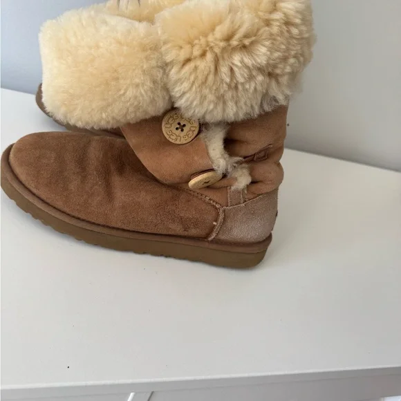 UGG Bailey Button Boots - Picture 3 of 4
